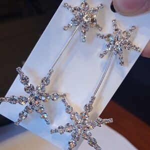 5/20 Sparkling Snowflake Drop Earrings